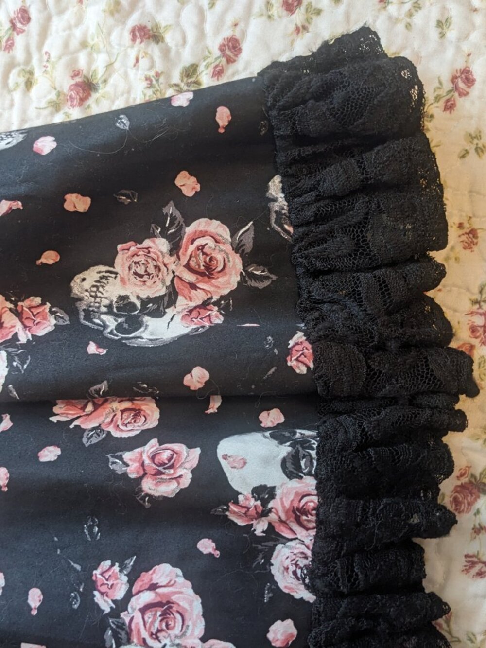 Skull rose dress - Picture 2 of 7